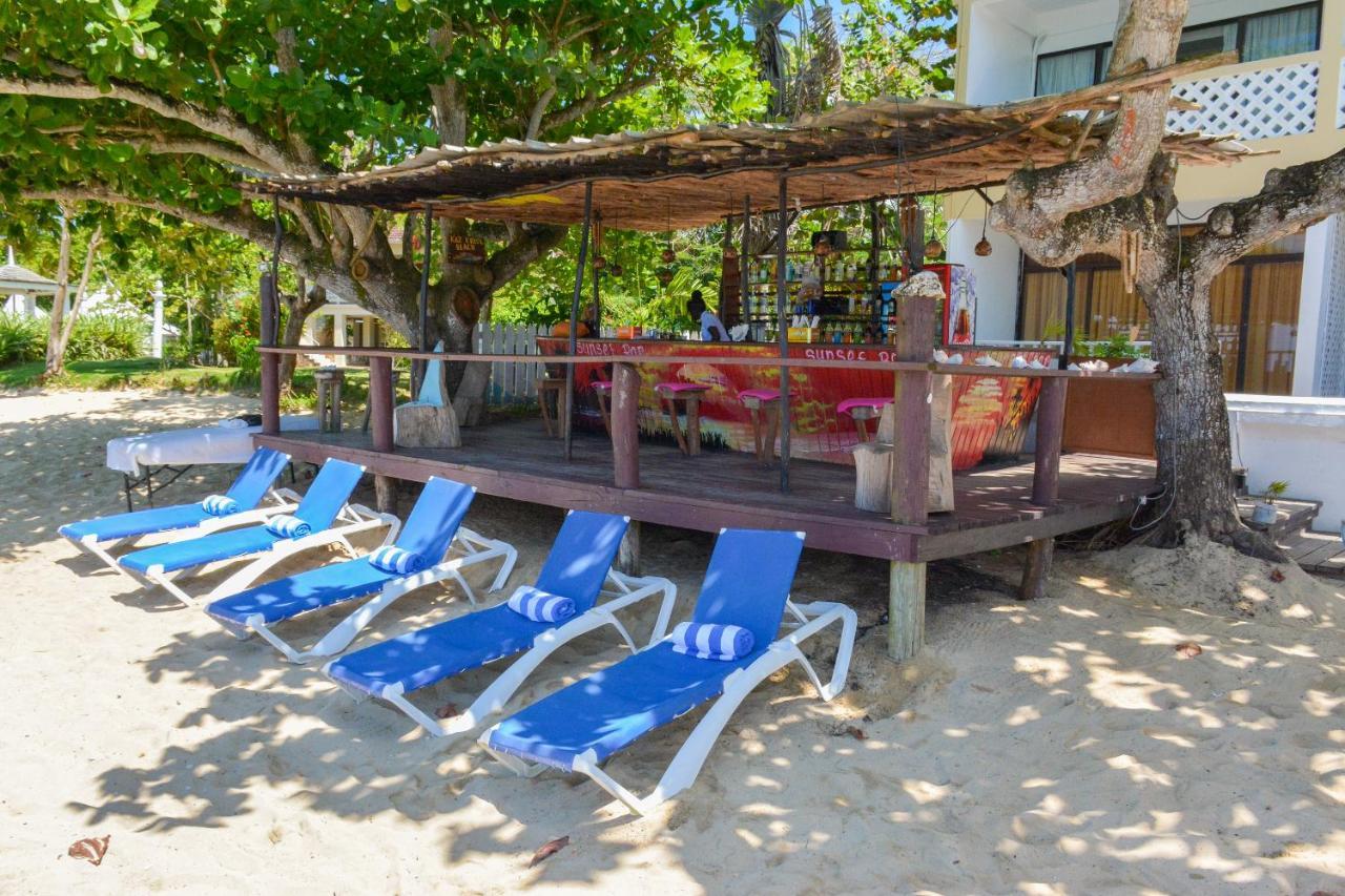 Sand And Tan Beach Hotel Ocho Rios Eksteriør bilde