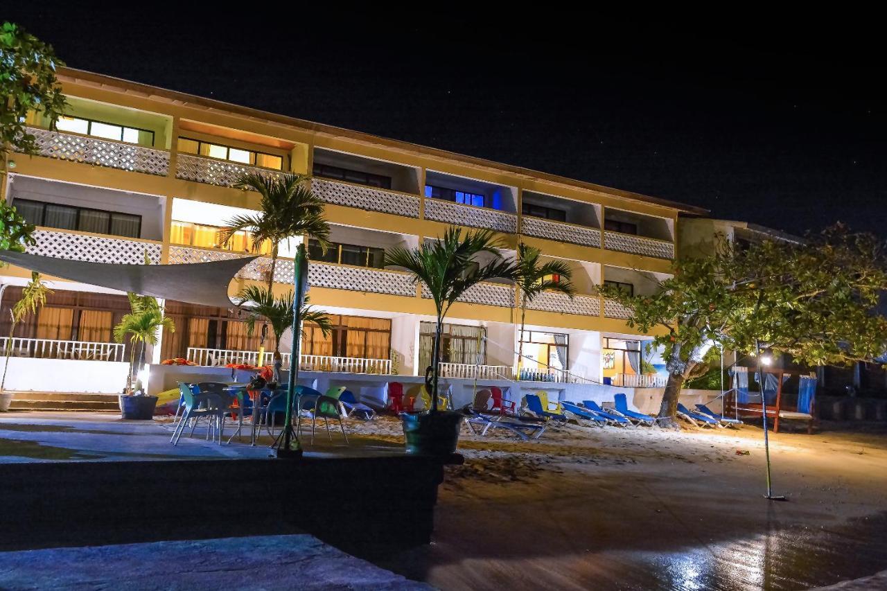 Sand And Tan Beach Hotel Ocho Rios Eksteriør bilde